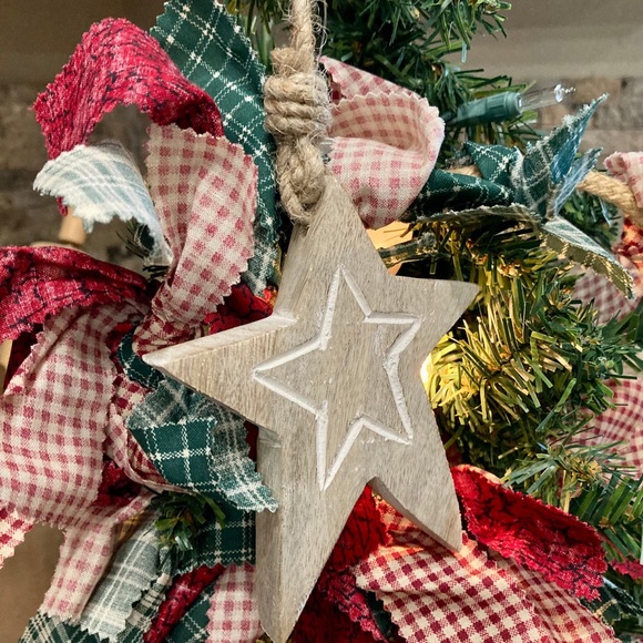 Wood Star Ornament - Picture 1 of 2